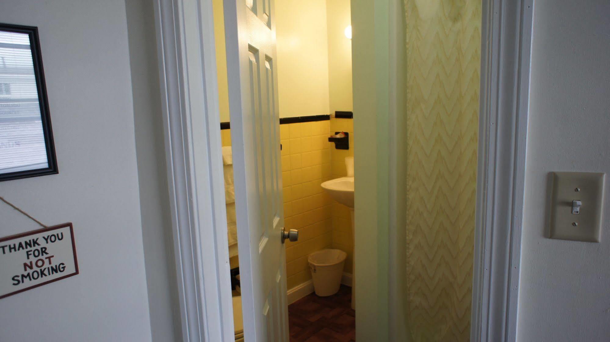 Atlantic Sands Hampton Exterior photo
